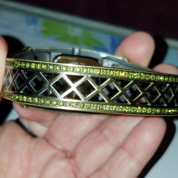 Heidi Daus hinge cuff watch - Picture 4 of 6